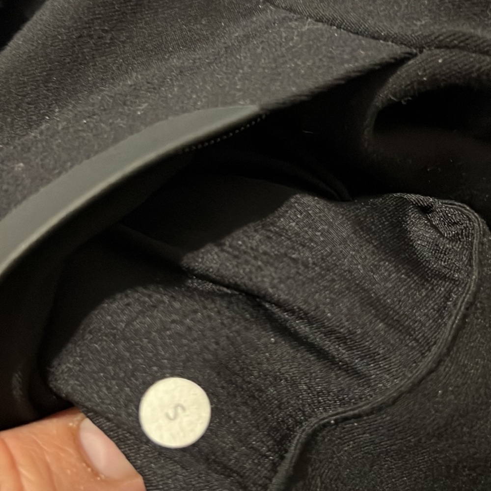 - Light Weight Lululemon Small Jacket - image 7